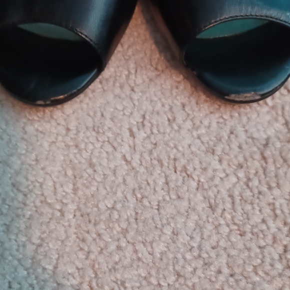 Anne Klein black peep-toe heels (7.5) - Picture 6 of 7